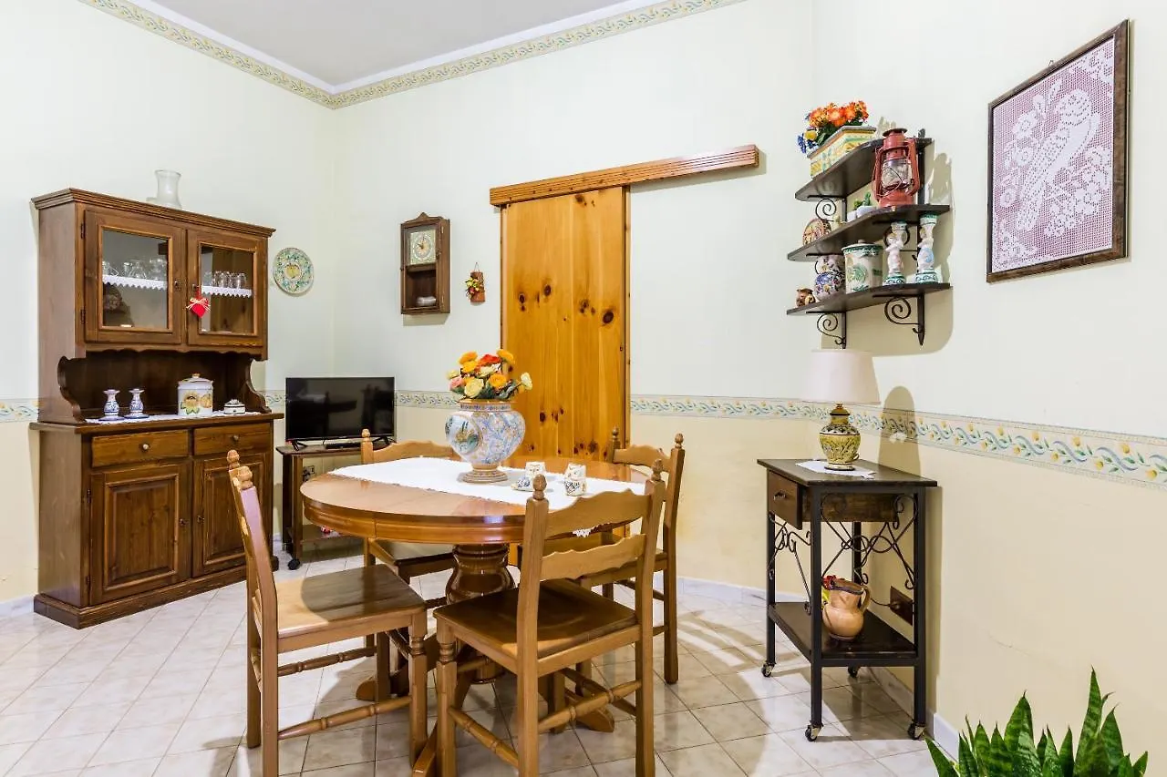 Holiday home Yellow-House 100 Meters From The Sandy Beach Avola