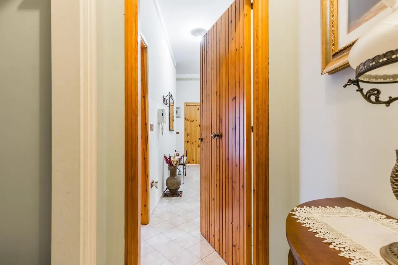 Yellow-House 100 Meters From The Sandy Beach Avola Italy