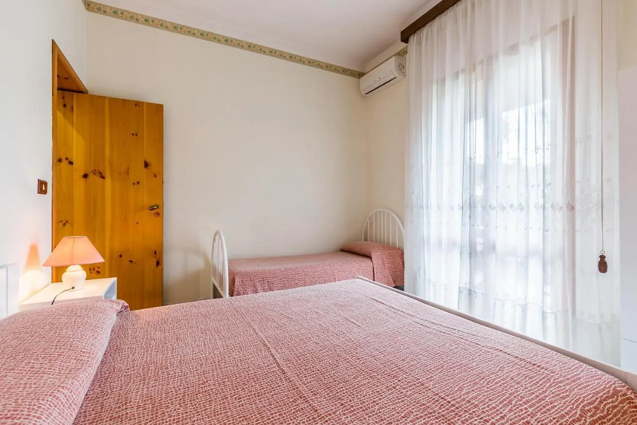 Yellow-House 100 Meters From The Sandy Beach Avola Holiday home