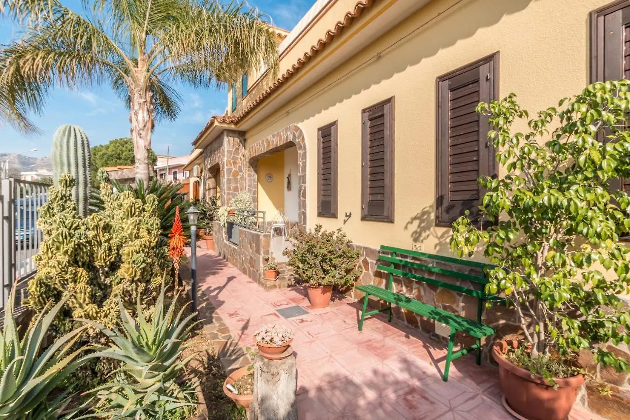 Holiday home Yellow-House 100 Meters From The Sandy Beach Avola Italy